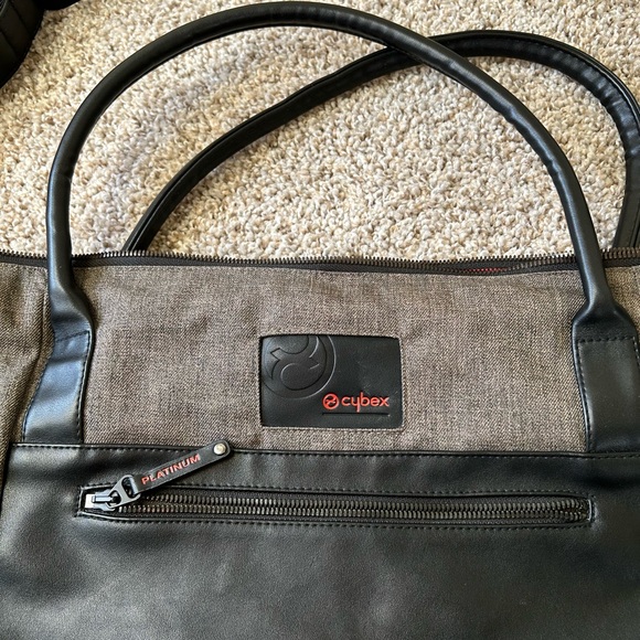 Cybex Platinum Priam Changing Bag Black Gray Women’s Travel Carry Baby Tote Zip - Picture 7 of 15